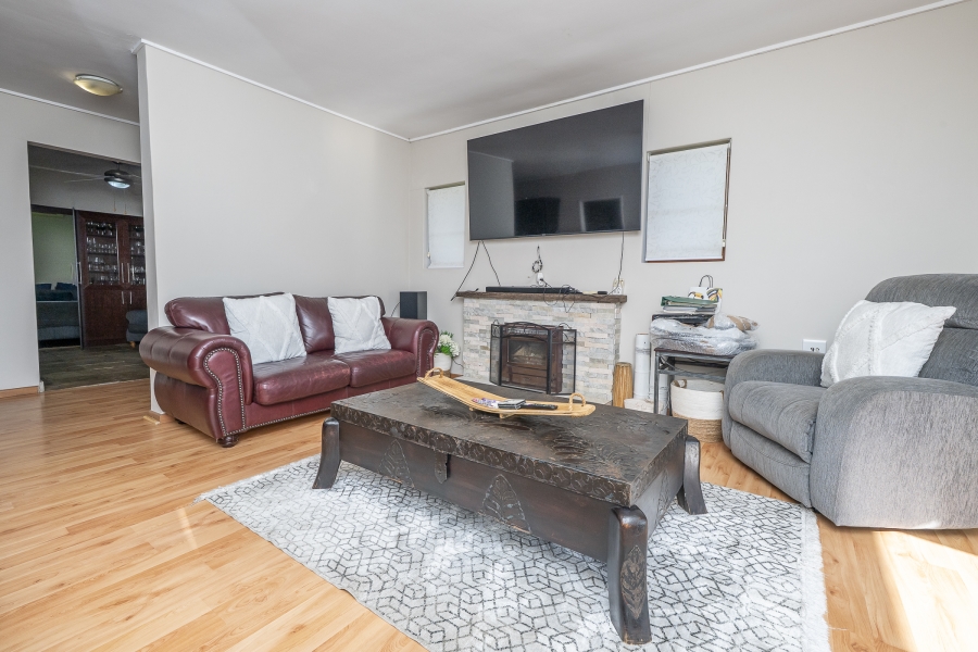 5 Bedroom Property for Sale in Kenridge Western Cape